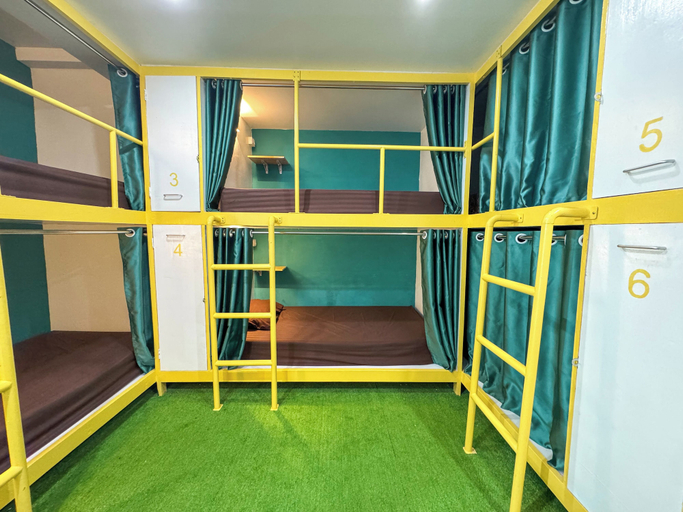 Room 4, Banana Bunkhouse Hostel, Pulau Phuket