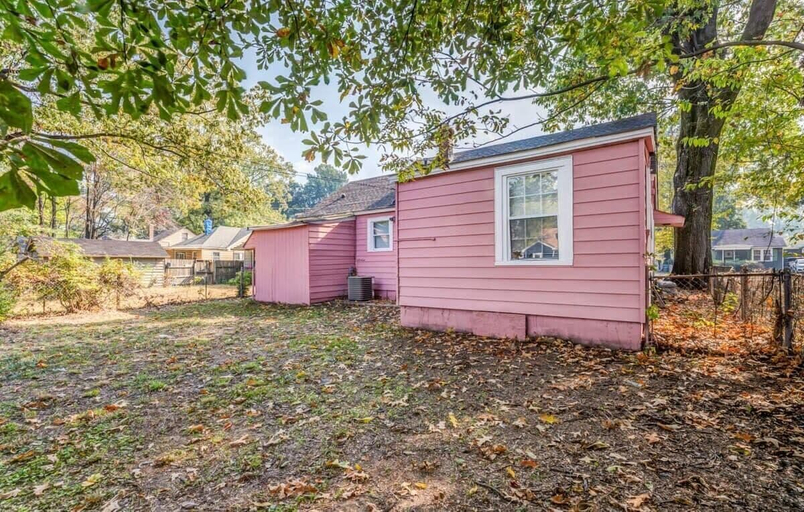 Exterior 5, Browning Nest, Shelby