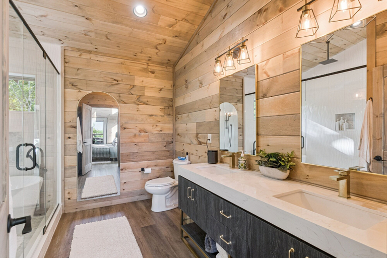 Bathroom 2, Golden Oaks Cabin 3 Bedroom Home, Blount