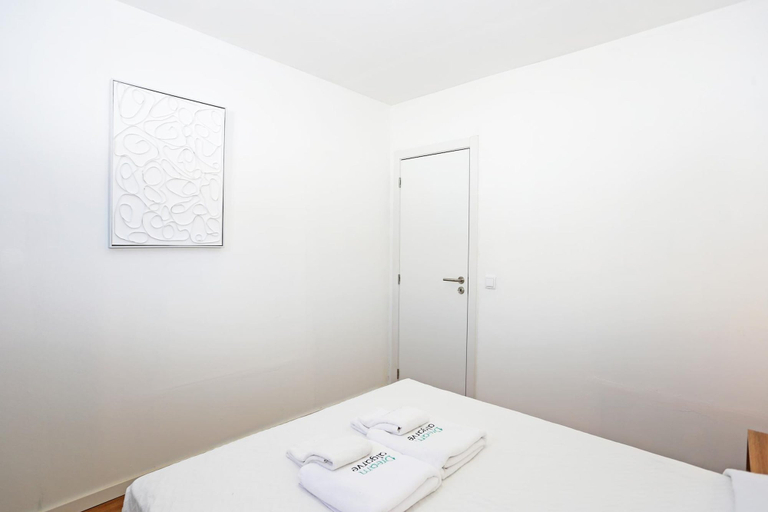 Room 4, X 04 - 1 Bed Apartment in Quinta da Ponte, Lagos