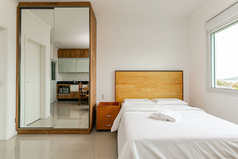 Room 4, Studios 900m From Lagoa da Conceicao - ECM, Florianopolis