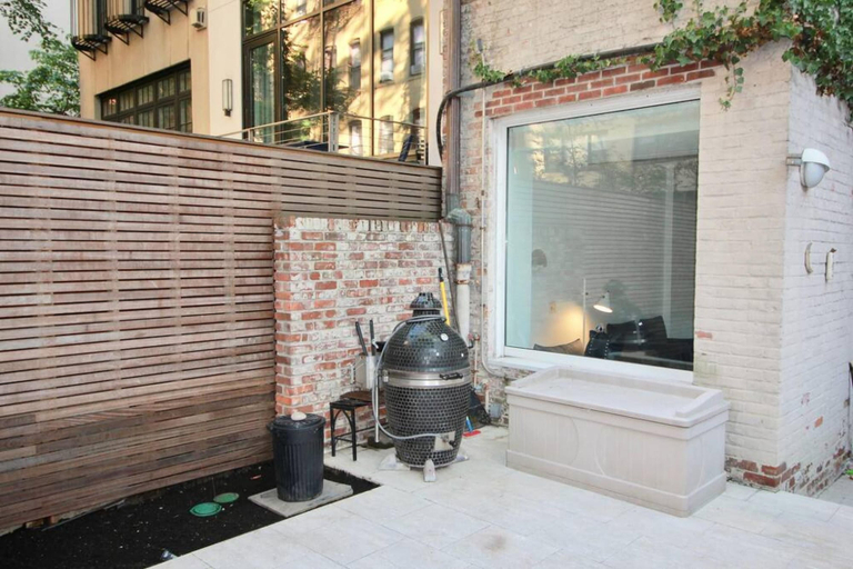 Room 5, Private Beautiful Townhome w Zen Garden, New York