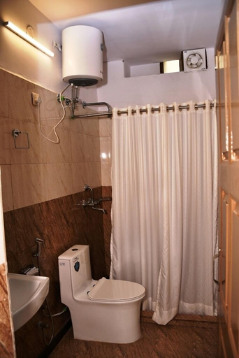 Bathroom 4, Gobind Bhawan Heritage Hotel, Hardwar