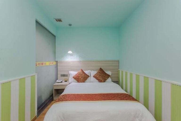 Room 2, Meishan Mengjuge Hotel, Meishan