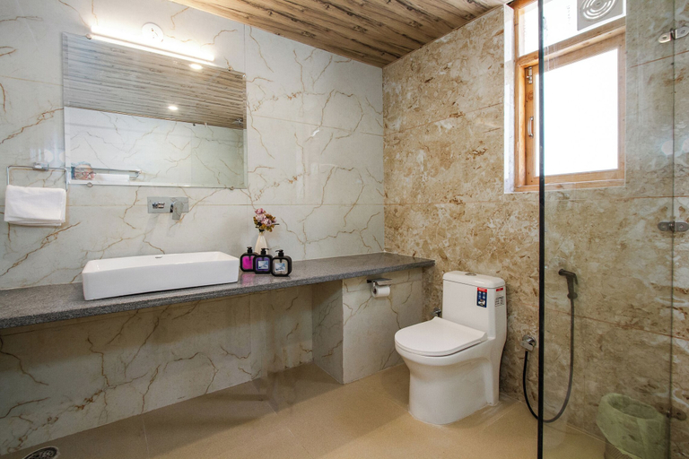 Bathroom 3, The Aesthetic Nest Boutique Stay & Cafe, Kullu