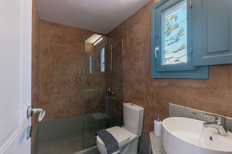 Bathroom 3, GTK Santorini Oia Sunset Villas, South Aegean