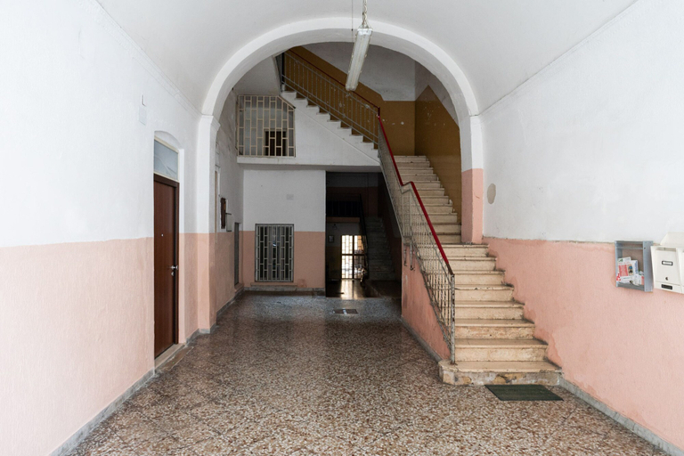 Room 4, Mifra n 2 in Bari With 1 Bedrooms and 1 Bathrooms, Bari