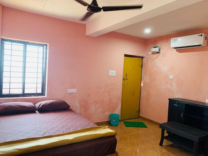 Room 4, Ocean Paradise Beach Homestay, Uttara Kannada