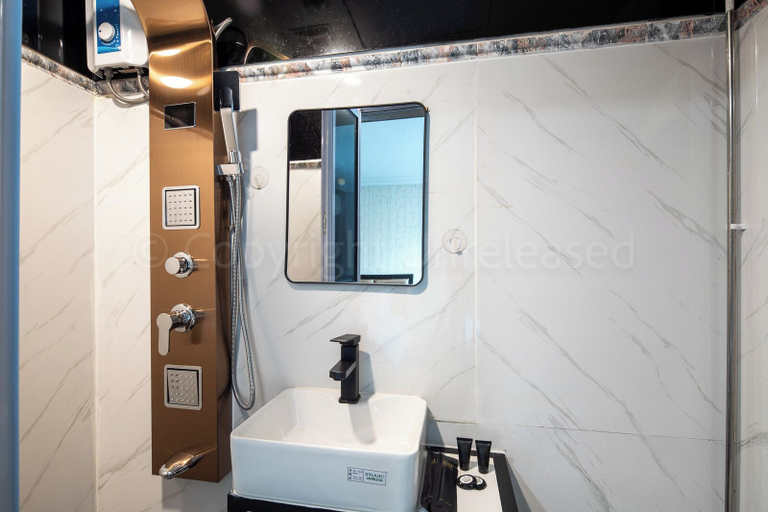Bathroom 3, The Quay Hotel Bugis, Singapore