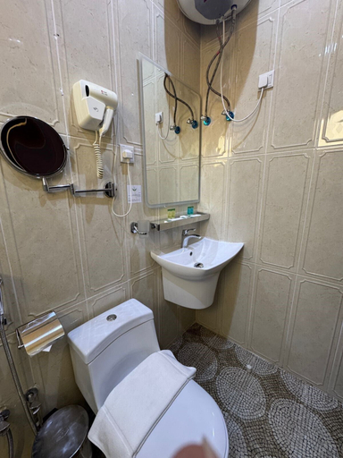 Bathroom 5, Rose Land Hotel, Umluj