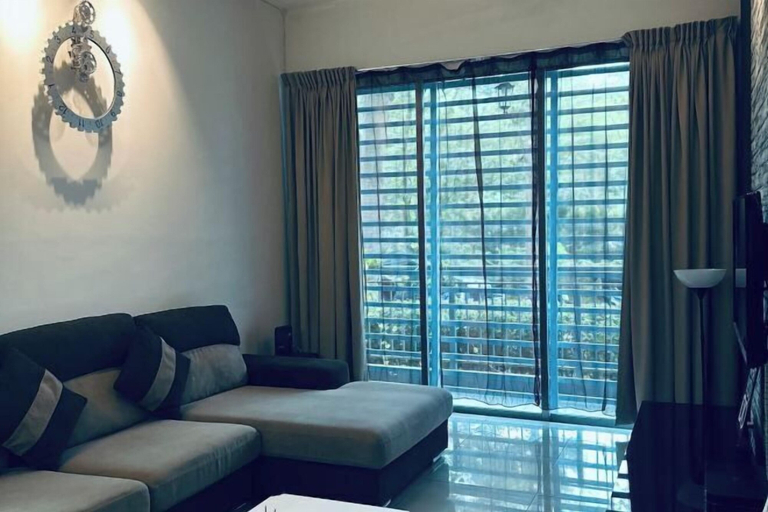 Living area 4, Johor Cozy Home 2 Rooms & Easy Parking Fast WiFi !, Johor Bahru