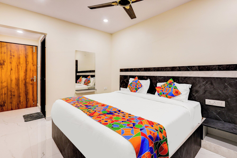 Room 4, Fabhotel Sri Lakshmi Sea Grand, Visakhapatnam