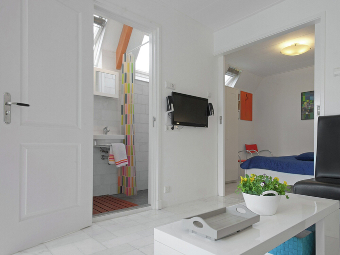 Bedroom 2, Holiday Home Near Lawn Bowling in Krabbendam, Harenkarspel