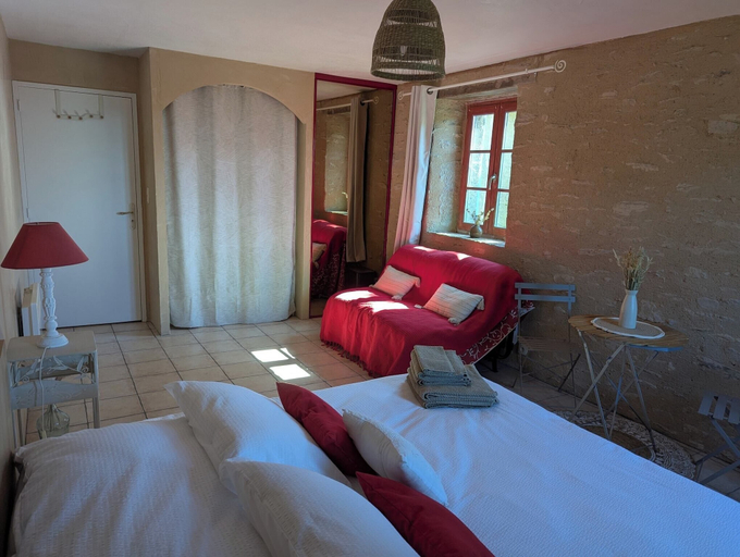 Room 2, Saisonnée, Aveyron