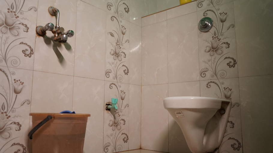 Bathroom 3, Hotel Aishwarya New Digha, Purba Medinipur