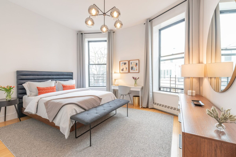 Room 2, Cypress Court II by Rove Travel 1BR Harlem Apt, New York