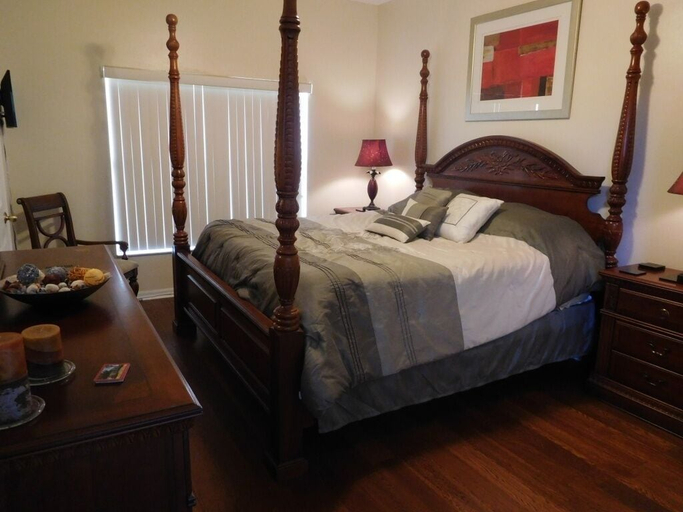 Room 4, Palm Lake Villa 6 Bedroom Home, Polk