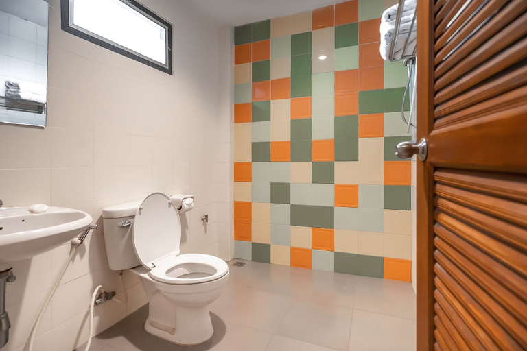 Bathroom 4, OK Resort Laemchabang, Si Racha