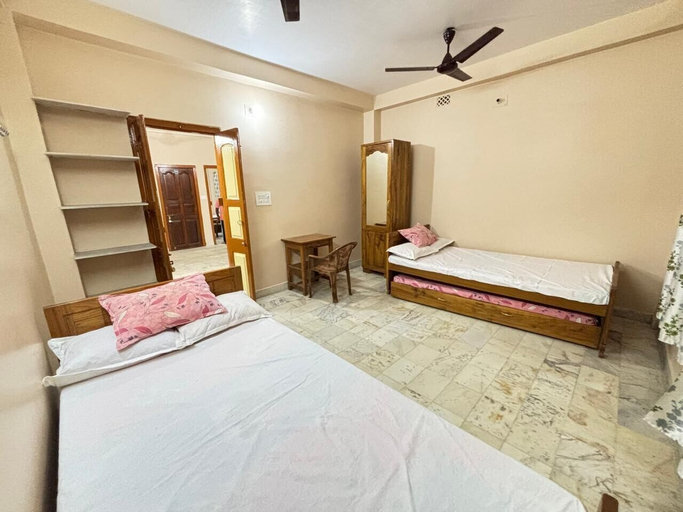 Room 4, Sri Mayapur Chandrodaya Guest House, Nadia