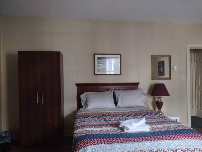 Bedroom 2, Jelly Bean 2, Division No. 1