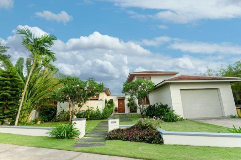 Exterior 4, Stunning Luxury Villas with Expansive Grounds: An Unforgettable Experience, Da Nang