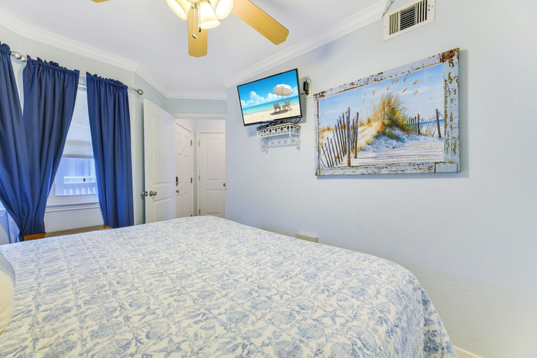 Room 2, Seascape 2205 1 Bedroom Condo by RedAwning, Galveston