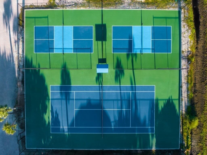 Sport court 2, Pointe Santo A25 2 Bedroom Condo, Lee