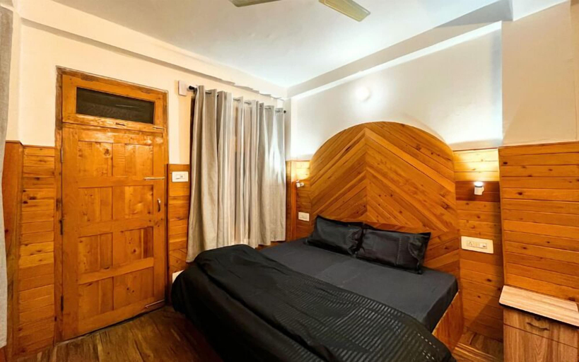 Room 1, Young Monk Hostel Jibhi, Kullu