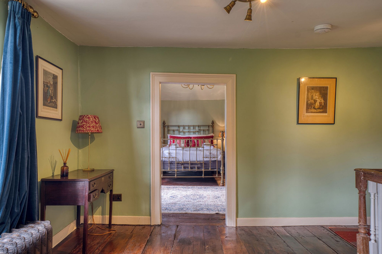 Room 2, Stunning 4BD Home in Worcestershire, Worcestershire
