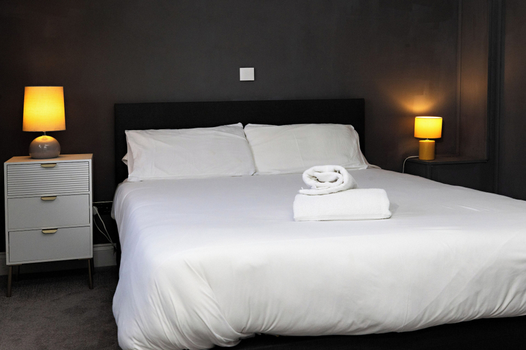 Room 2, Glenarde House