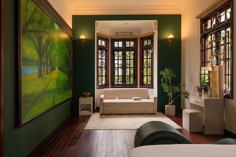Room 4, Villa Paradise 6Bedroom, District 2