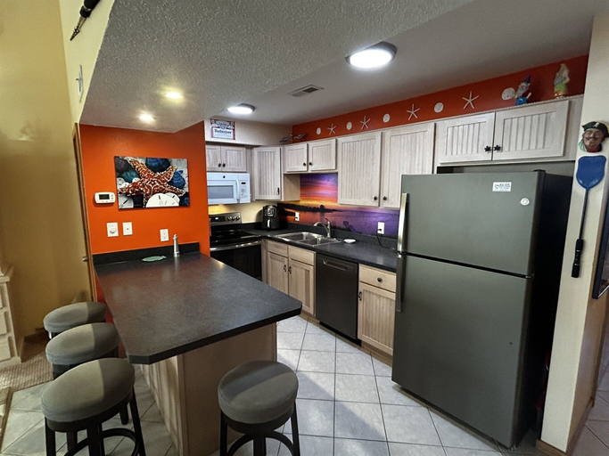 Private kitchen, Sw 14 Shell Shack 1 Bedroom Condo by RedAwning, Dare