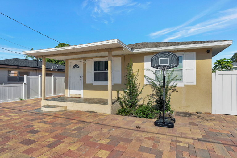Exterior 5, St Conrad Bungalow House, Hillsborough
