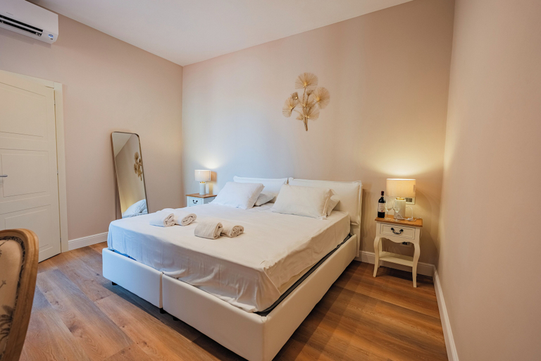 Bedroom 4, Florence Dome Rooms, Florence