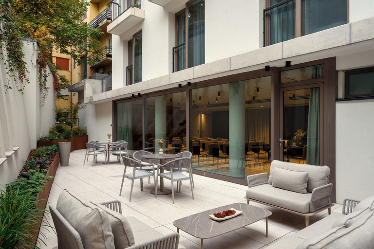 Food & Drinks 5, Leon Hotel & Lounge, Budapesti
