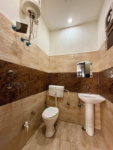 Bathroom 4, Amritsar Backpackers Hostel, Amritsar