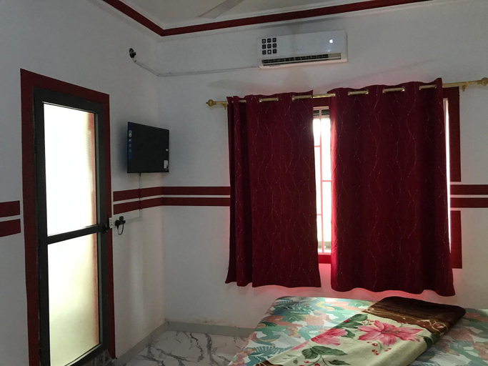 Room 4, Alberjah Traincity Guesthouse, Asuogyaman