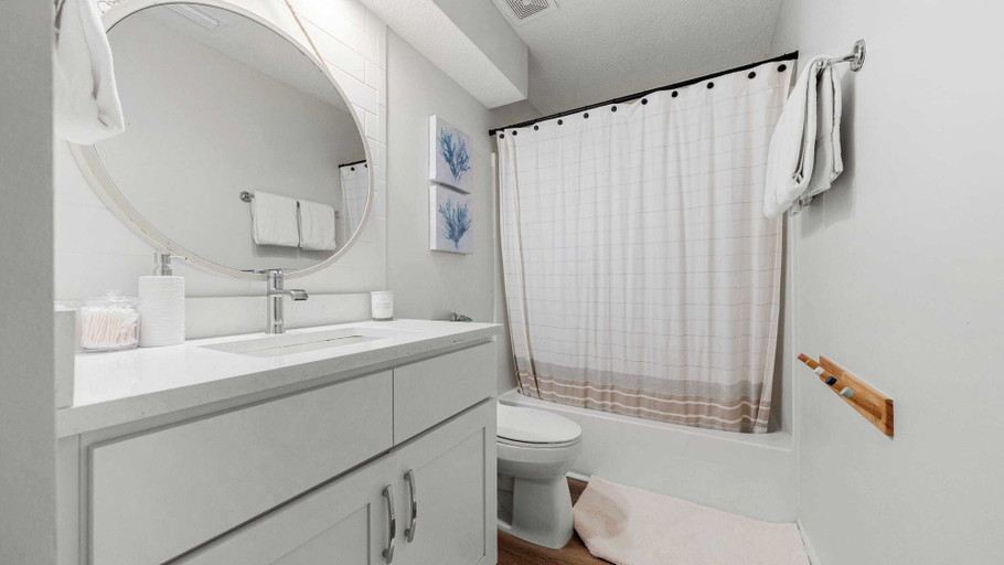 Interior 3, Gulf Walk by Avantstay West End Coastal Escape Renovated 1BR Condo Shared Pool & Beach Access, Bay