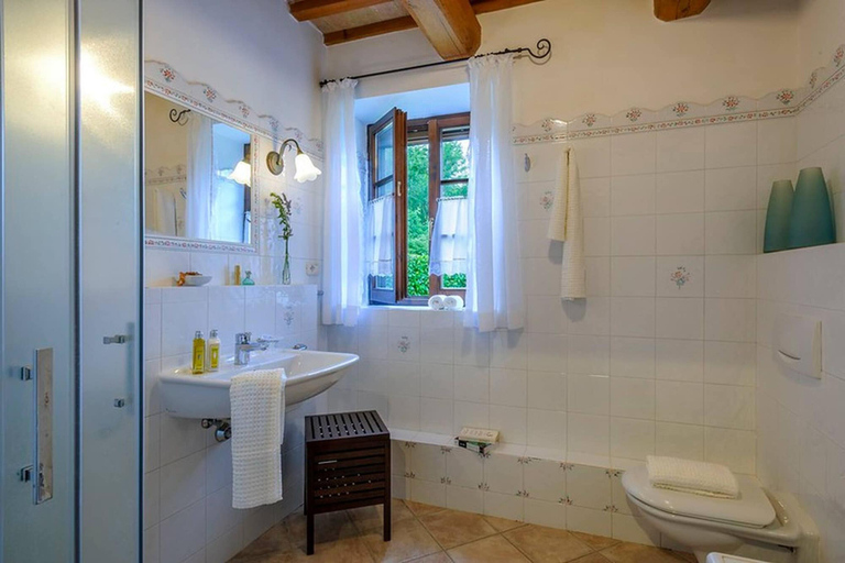Room 5, La Girolima 6 2 in Mondavio, Pesaro E Urbino