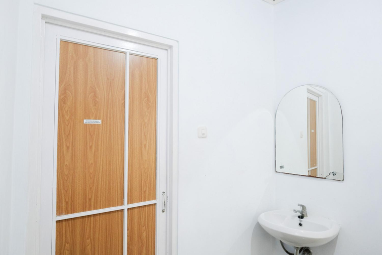 Bathroom 2, Ibek Guest House Syariah, Kulon Progo