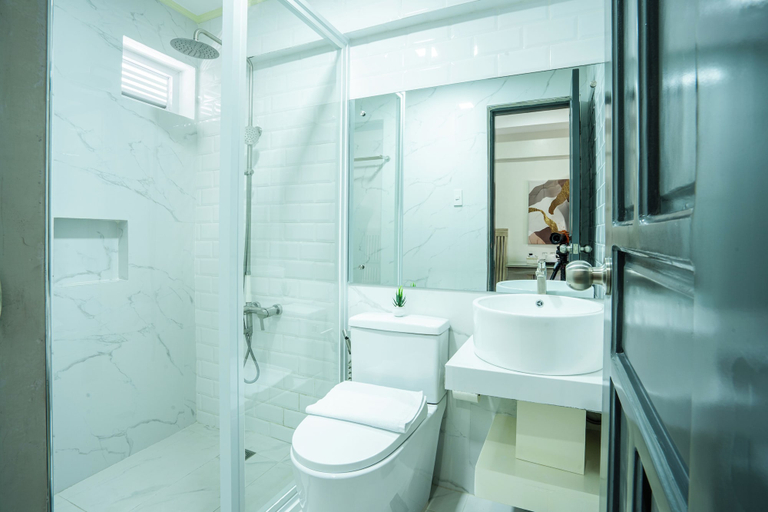 Bathroom 4, The Garden Galleries Boutique Hotel, Pilar