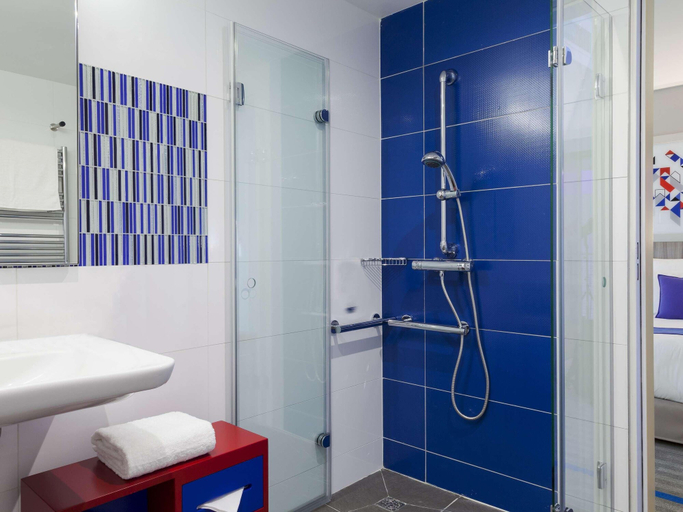 Bathroom 5, Mercure Toulouse Sud hotel, Haute-Garonne