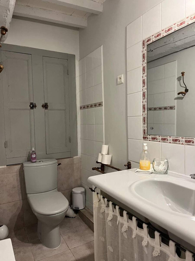Bathroom 5, Les Aiguières en Provence, Drôme