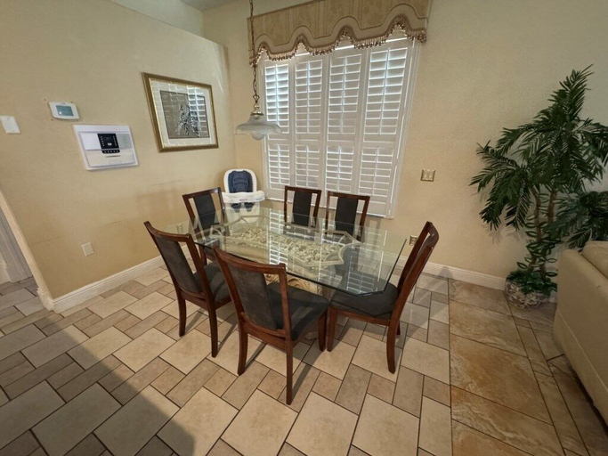 Dining 4, Southern Comfort 8 Bedroom Home, Polk