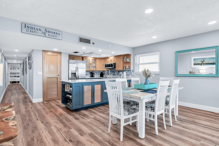 Dining 4, The Pointe #401, Pinellas