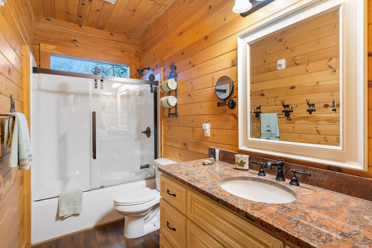 Bathroom 3, Teals Treasure Secluded Lakeside Cabin for 8!, Taney