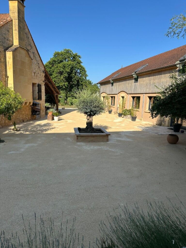 Exterior 4, 50 Route du Gourdon, Dordogne
