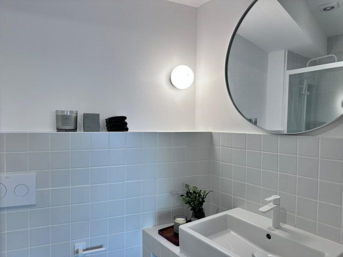 Bathroom 5, Edmond Vibes Almagro Suites, Madrid