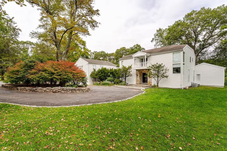 Primary image, The Mansion Hotel-style, Fairfield