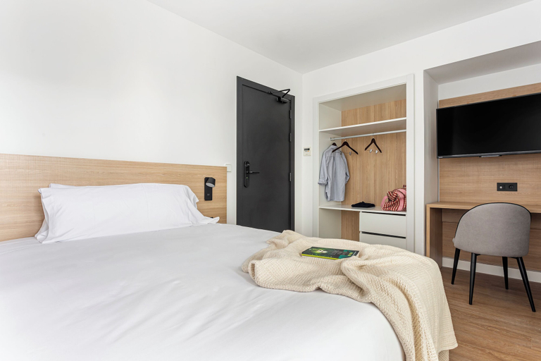 Room 5, B48 Valencia Feria, Valencia